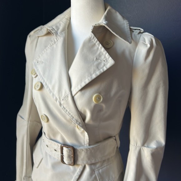 **SOLD** BCBGMaxazria Cropped Tan Belted Trench Coat Jacket - Picture 3 of 10